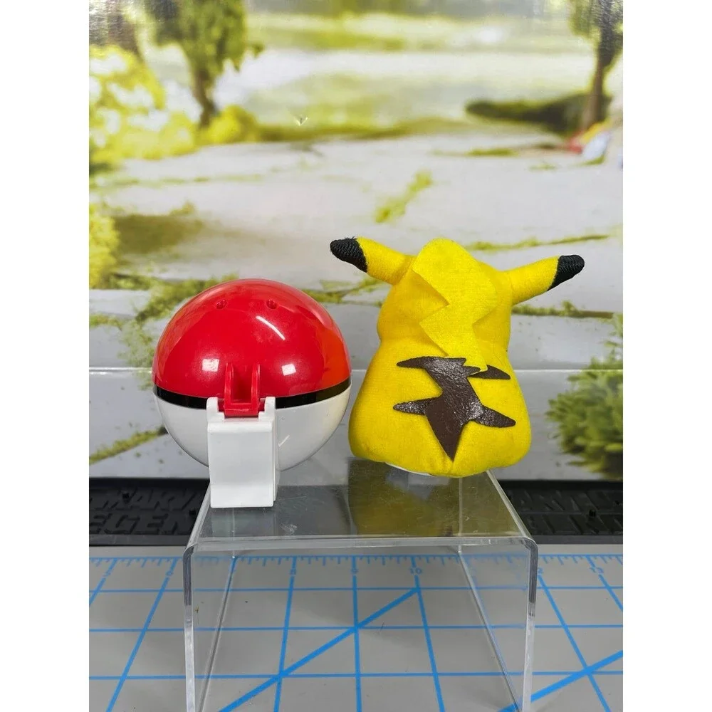 Pokemon Applause Pikachu Plush and Pokeball Nintendo